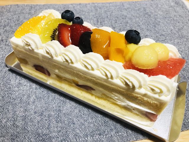 フレッシュフルーツケーキ